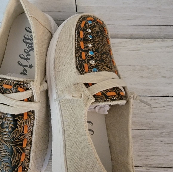 GYPSY JAZZ- VIVIAN NATURAL STUDDED SLIP ON SNEAKERS - Picture 5 of 5